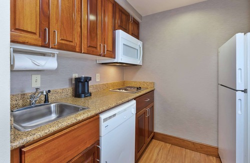 Greenbrier East Hotel | Homewood Suites by Hilton Chesapeake-Greenbrier