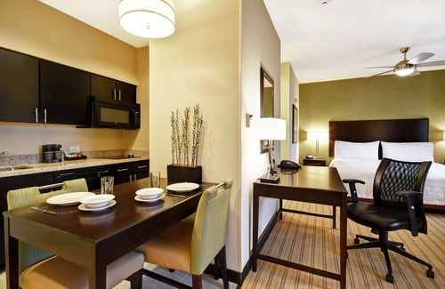 Fort Worth Hotel | Homewood Suites by Hilton Fort Worth West at Cityview, TX