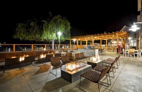 East Peralta Hotel | Homewood Suites by Hilton - Oakland Waterfront