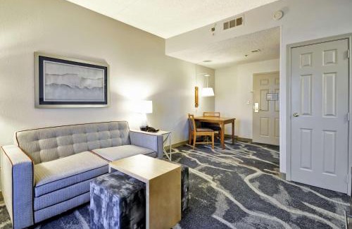 Camelback East Hotel | Homewood Suites by Hilton Phoenix-Biltmore