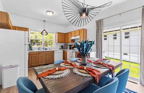 Northwest Raleigh House | Homey 3bd - BBQ & Backyard - Close to downtown