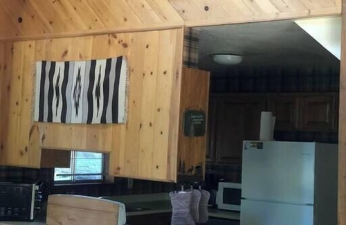 Ashland Cabin | Homey Rustic Cabin in the Cascades