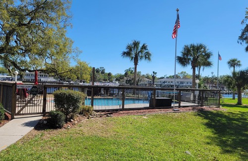 Homosassa Condo | Homosassa River Condo overlooking historic Monkey Island