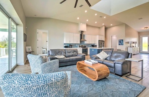 Homosassa House | Homosassa Riverfront Home - Prime Location.