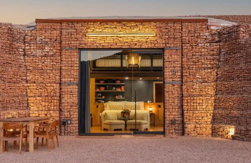 Delta Bed & Breakfast | Honey Rock Landing