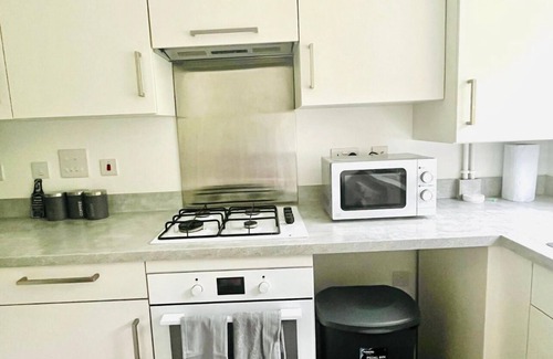 Willesborough House | Honeybee Haven Retreat - 3 Bed House