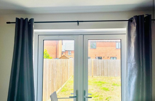 Willesborough House | Honeybee Haven Retreat - 3 Bed House