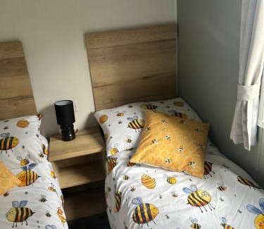 Bucks Cross Resort | HoneyBees At Glade 17
