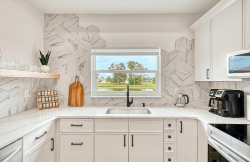 Pebble Beach Villa | Honeycomb Haven Near Ocean , Golfing , Mineral Springs