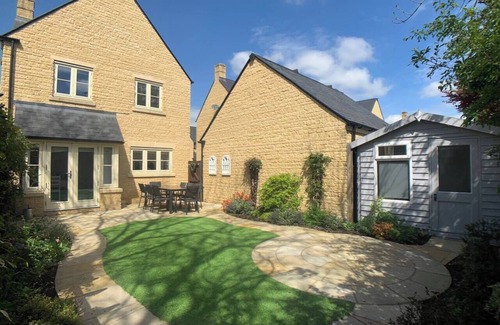 Bourton House | Honeystone Cottage sleeps 8 - Bourton on the Water