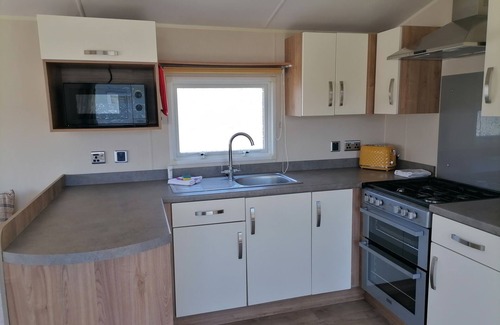 Hastings House | Honeysuckle - 2 bedrooms sleeps 6 (D/F)