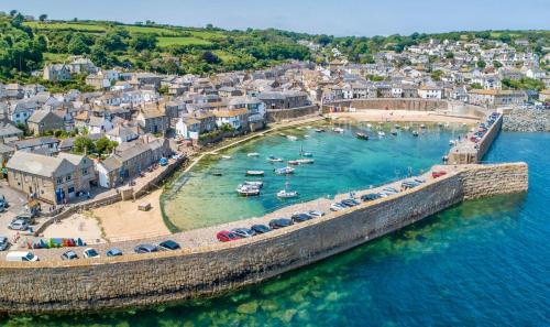 Mousehole House | Honeysuckle Cottage by The Sea