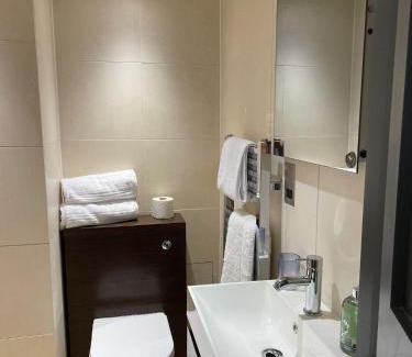 Banbury Apartment | Honeysuckle Cottage - Hillside Holiday Cottages, Cotswolds