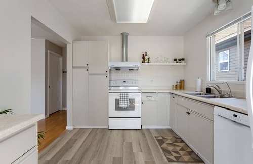 Drumheller House | Hoodoo Hideout | Family Retreat | King Suite