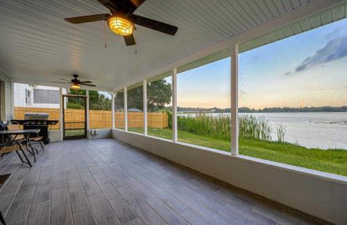 Winter Haven House | Hook, Line and Leisure Lakefront Gem with Porch!