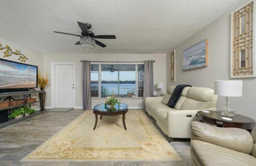 Winter Haven House | Hook, Line and Leisure Lakefront Gem with Porch!