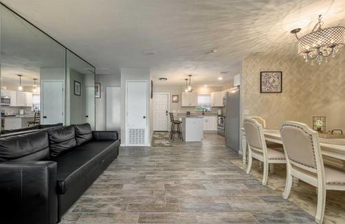 Winter Haven House | Hook, Line and Leisure Lakefront Gem with Porch!