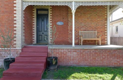 Bathurst Apartment | Hope St Cottage I - Historic Haven, Mountain Views