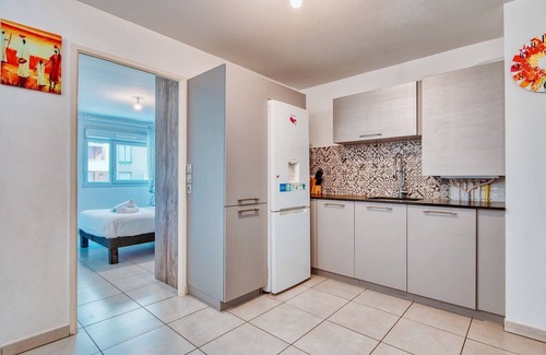 4th Arrondissement Apartment | HOPKINSON · Agréable T3 avec balcon et parking à L