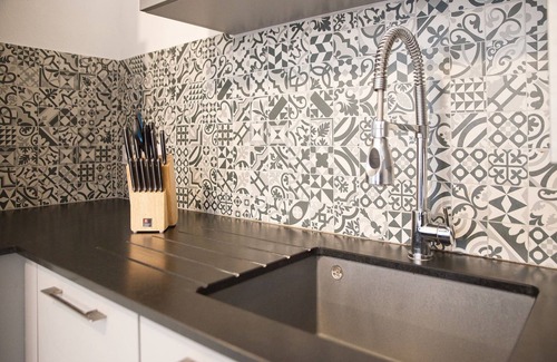 4th Arrondissement Apartment | HOPKINSON · Agréable T3 avec balcon et parking à L