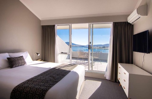 Jindabyne Hotel | Horizons Lake Jindabyne