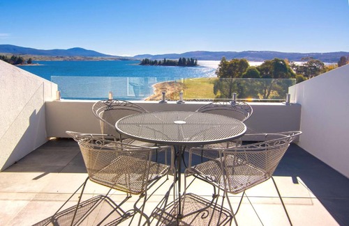 Jindabyne Hotel | Horizons Lake Jindabyne