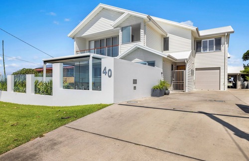 Woolgoolga House | Horizons -Oceanview Luxury Retreat with Plunge Pool