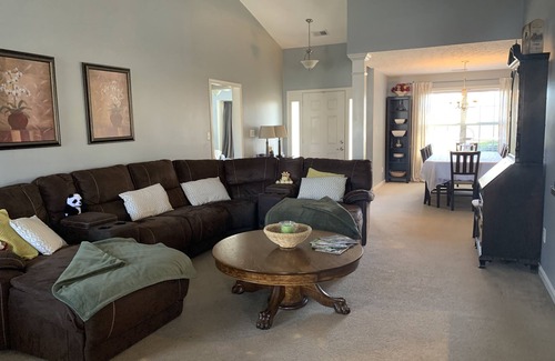 Masterson Station House | Horse country home - no stairs - sleeping and dining for 10