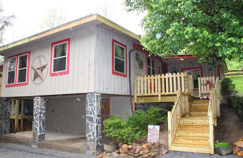 Clyde House | Horse Shoe Cottage