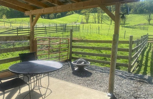 Mouth of Wilson RV Rental | Horse Stable Hookup Near Grayson Highlands
