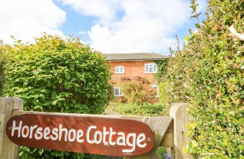 Dunbridge House | Horseshoe Cottage