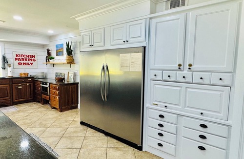 Monroe House | Horton House SLEEPS 12, no pets/unapproved parties