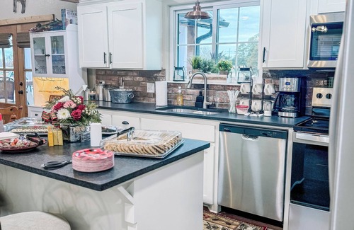 Stigler Cabin | Horton LodgennCharming new 3-bedroom 2 bath lodge with WiFi in serene Stigler