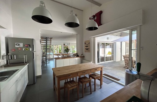 Soorts-Hossegor Villa | Hossegor villa between lake and ocean sleeps 12 6 rooms heated pool