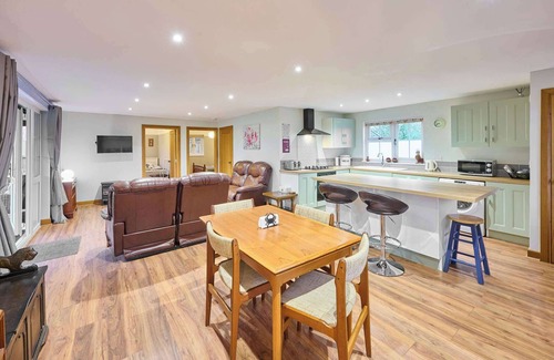 Aldborough Ski Chalet | Host & Stay | Dovecote View