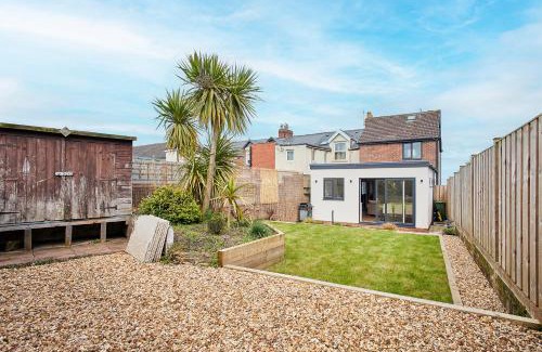 Sunderland House | Host & Stay - Emilyn House