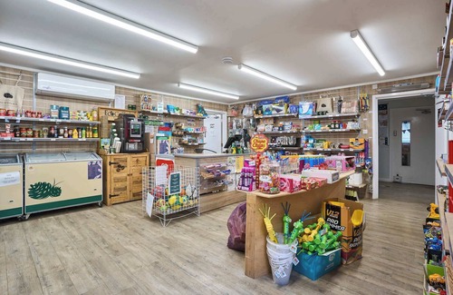 Wareham Ski Chalet | Host & Stay | Gwyle S