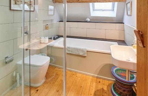Llanfihangel Tal-y-llyn House | Host & Stay - Penrheol Farmhouse