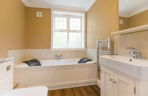 Hopton House | Host & Stay - Redwings Sanctuary Rooms