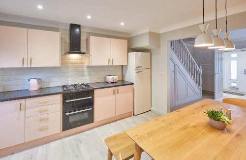 Saltburn-by-the-Sea House | Host & Stay - 'Salty' Seaview