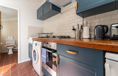 Brighton City Centre House | Host & Stay | The Navy at Frederick Gardens