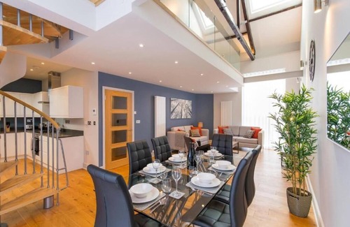 Holt House | Host & Stay | The Old Antique Shop