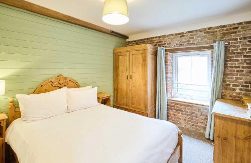 Fakenham House | Host & Stay - West Barn