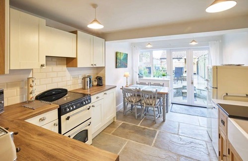 Helmsley House | Host & Stay | Willow Cottage