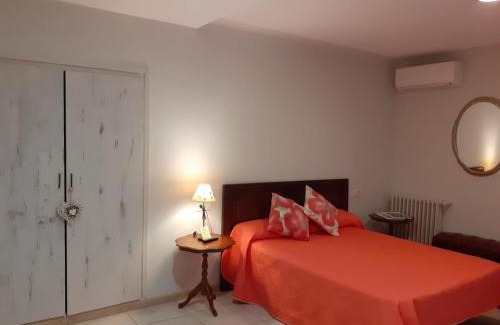 Angles House | Hostal Can Massot