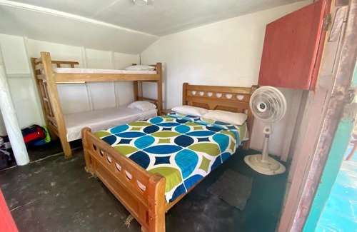 Isla Tintipan Hotel | Hostal Doña Aura