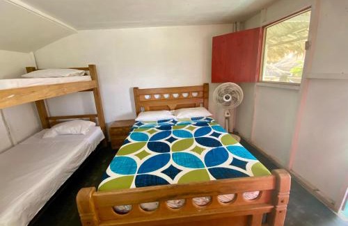 Isla Tintipan Hotel | Hostal Doña Aura