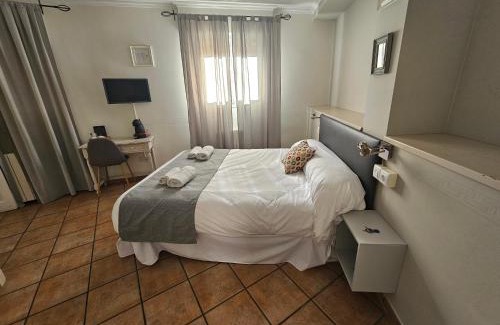 Toledo City Center House | Hostal La Campana