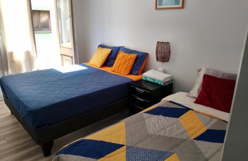 Downtown Santiago House | hostal mancora