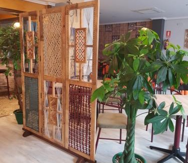Trobajo del Camino House | Hostal Restaurante El Abuelo